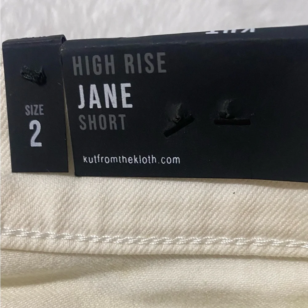 KUT from the Kloth Jane High Rise Short in Creamy White Fray Hem Size 2